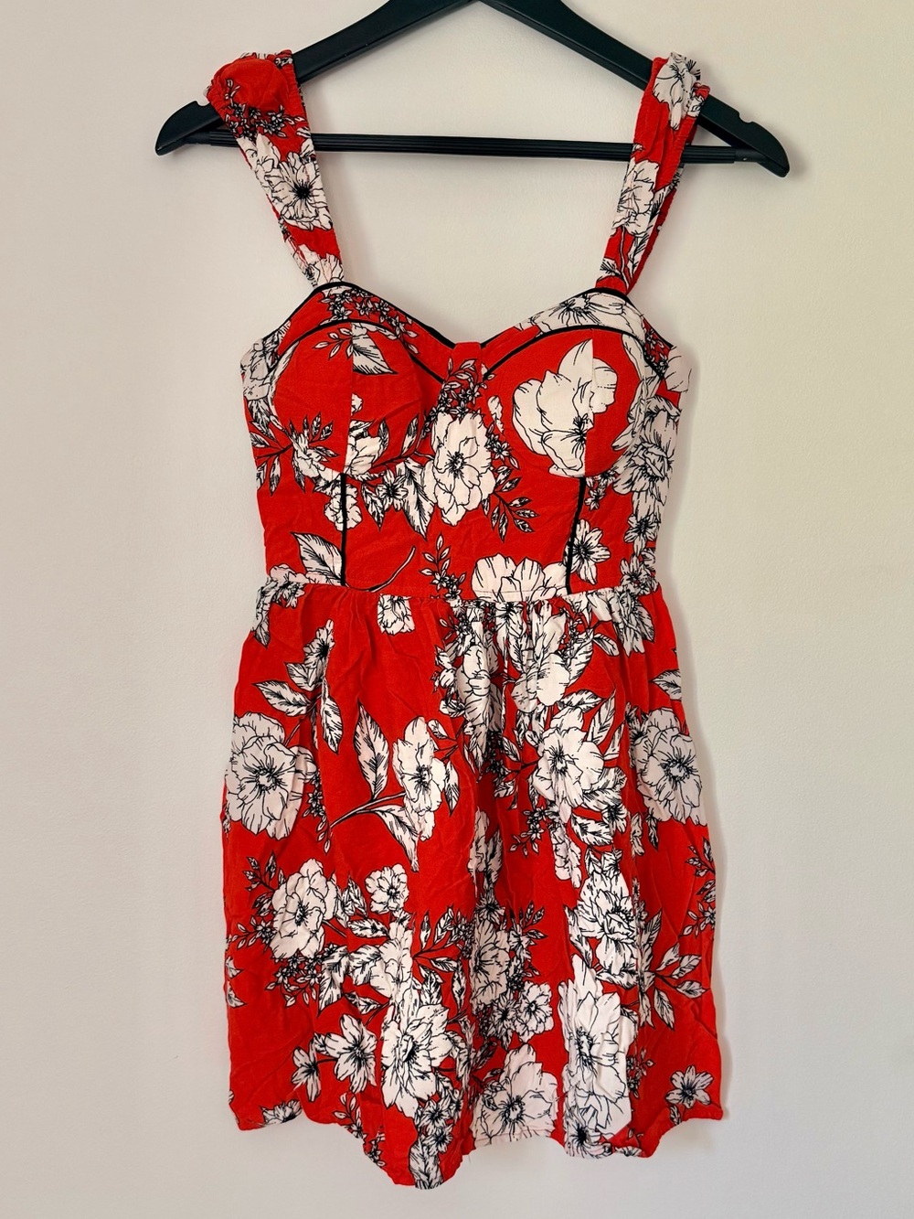Band of the Free Teen Red Floral Mini Dress with Sweetheart Bodice SZ.S